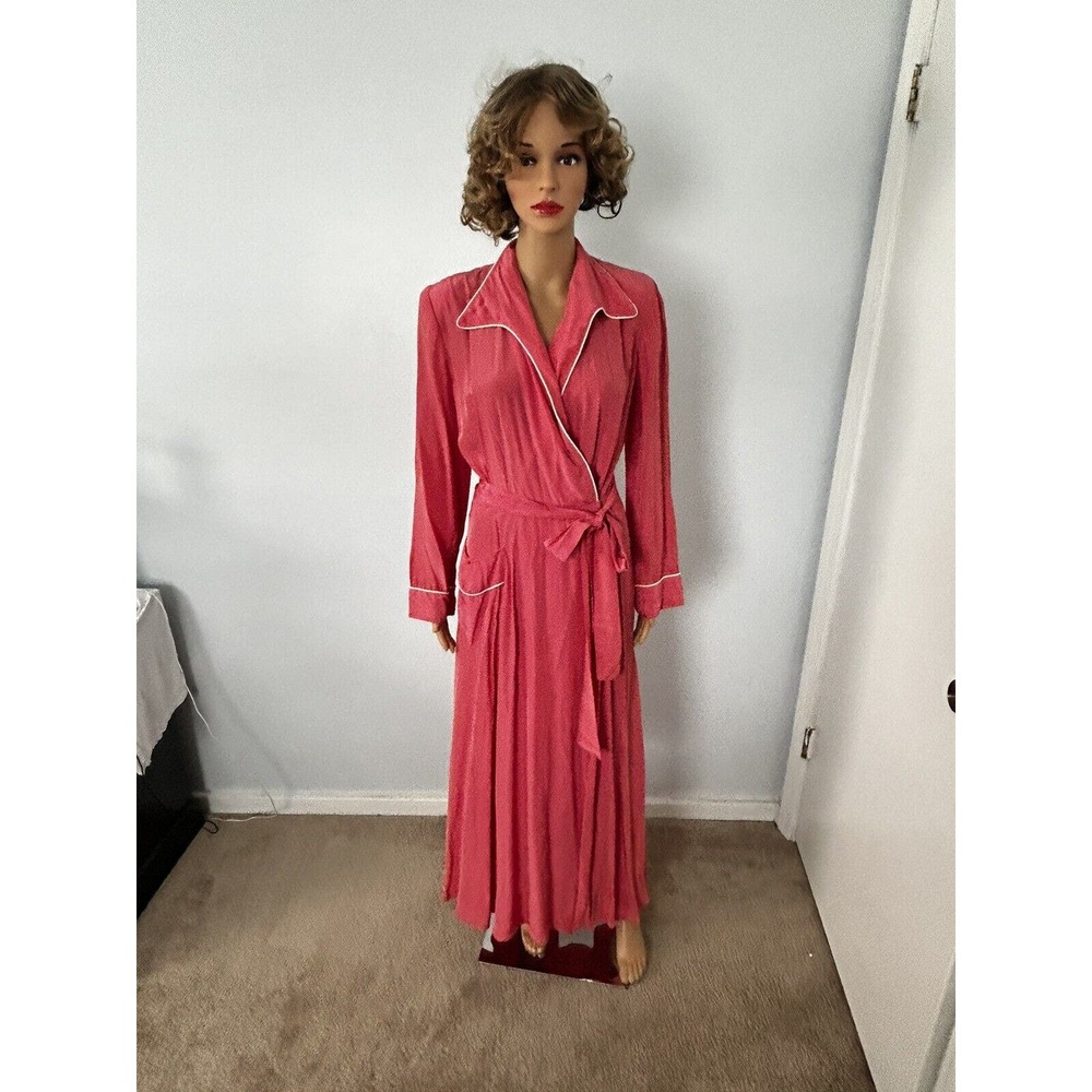 Vintage Textron 1940's Full Length Dressing Gown/Robe Coral Pink White Piping